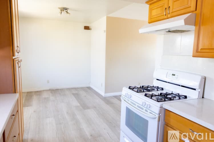 Montebello House: 220 North 6th Street