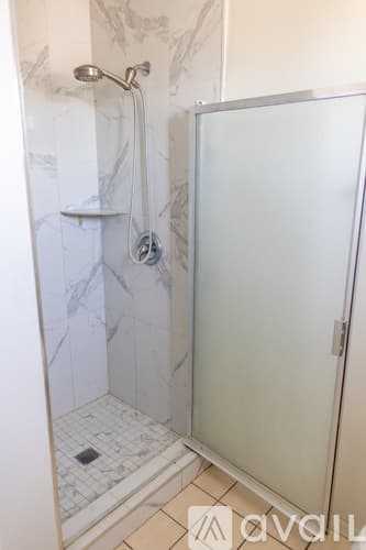 Montebello House: 220 North 6th Street