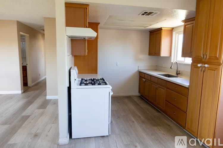 Montebello House: 220 North 6th Street