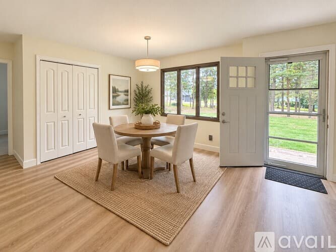 Madison Lake House: 6116 Shamrock Drive