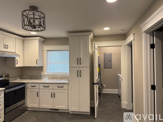 Anderson Apartment: 1001 S Fant St