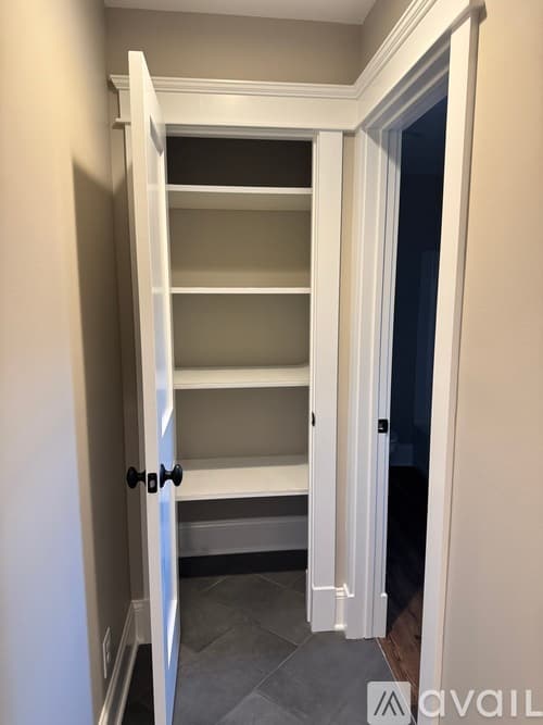 Anderson Apartment: 1001 S Fant St