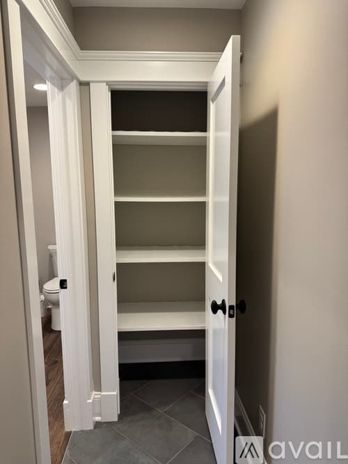 Anderson Apartment: 1001 S Fant St