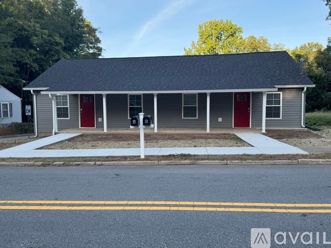 Anderson Apartment: 1001 S Fant St