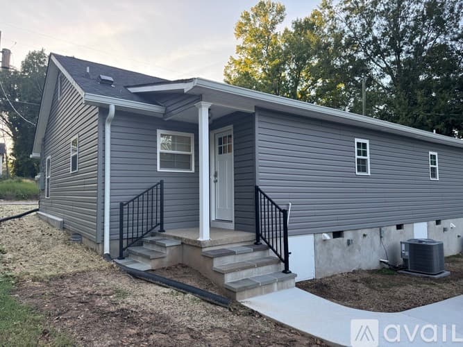 Anderson Apartment: 1001 S Fant St