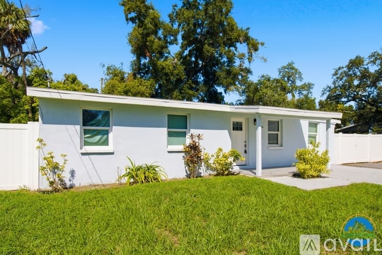 Tampa House: 3034 N 39th St