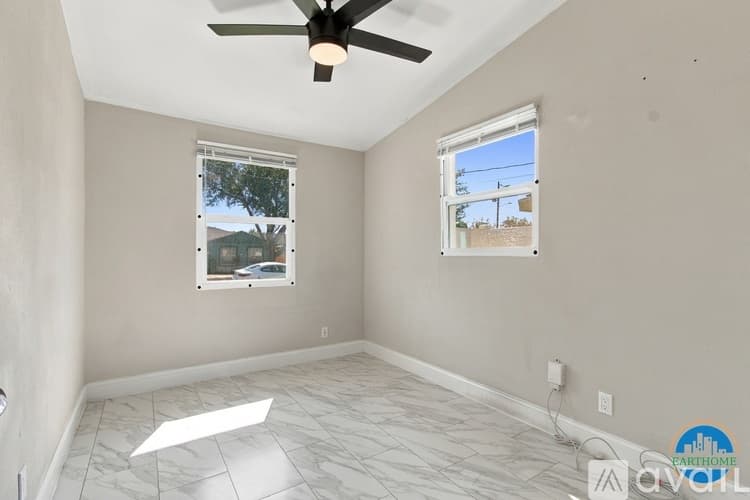 Tampa House: 3034 N 39th St