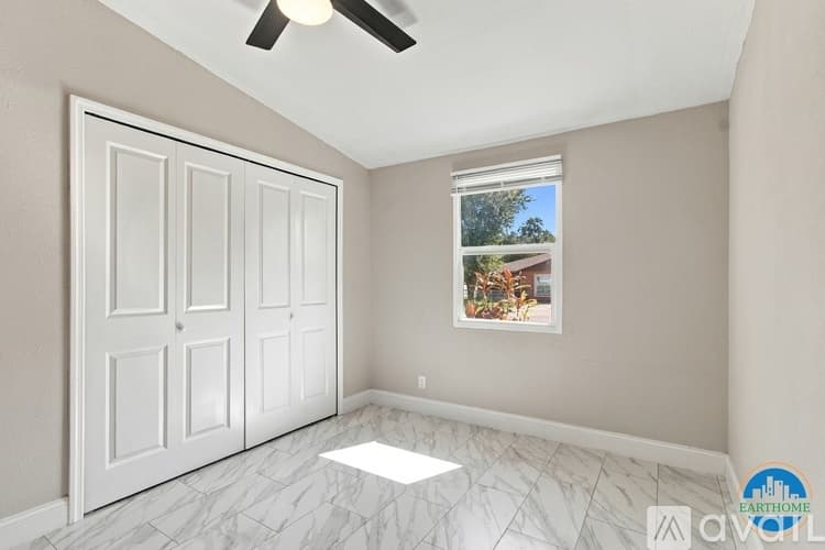Tampa House: 3034 N 39th St