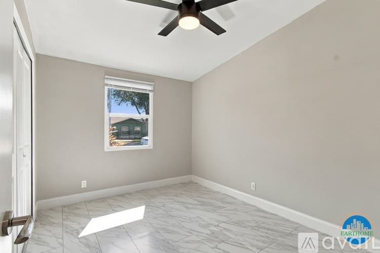Tampa House: 3034 N 39th St