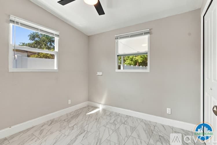 Tampa House: 3034 N 39th St