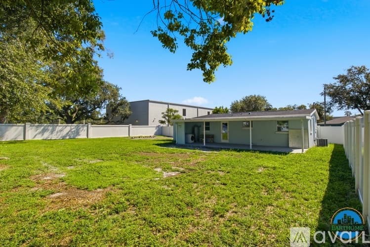 Tampa House: 3034 N 39th St