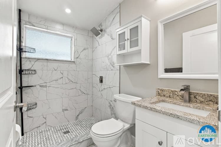 Tampa House: 3034 N 39th St