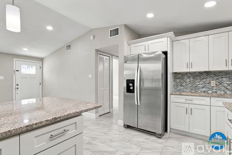 Tampa House: 3034 N 39th St