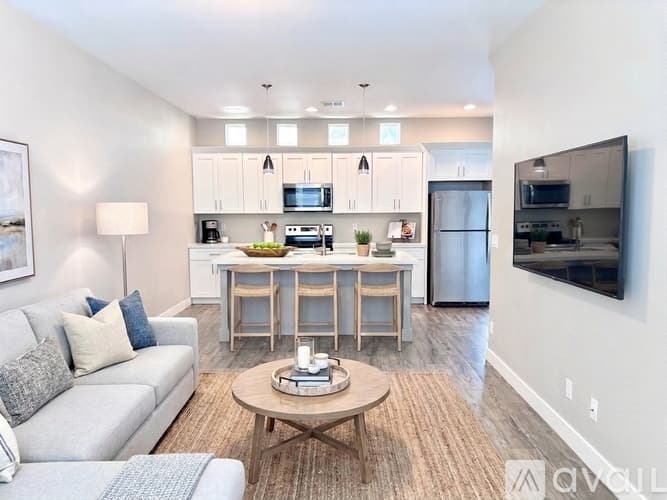 Phoenix Apartment: 3000 N 37th St