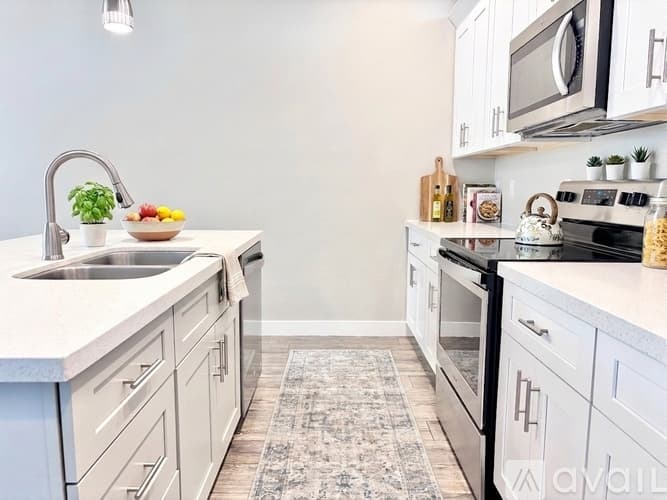 Phoenix Apartment: 3000 N 37th St