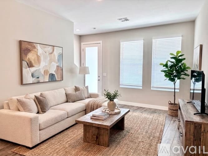 Phoenix Apartment: 3000 N 37th St