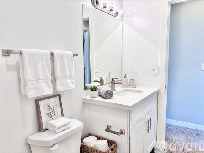 Phoenix Apartment: 3000 N 37th St