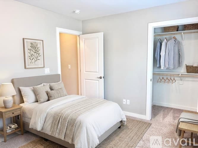 Phoenix Apartment: 3000 N 37th St