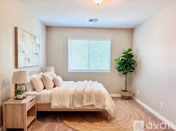 Phoenix Apartment: 3000 N 37th St
