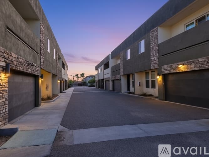 Phoenix Apartment: 3000 N 37th St