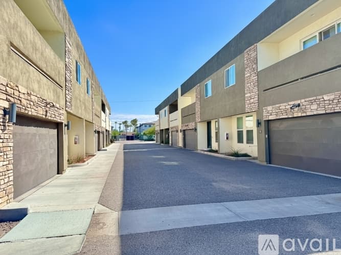 Phoenix Apartment: 3000 N 37th St