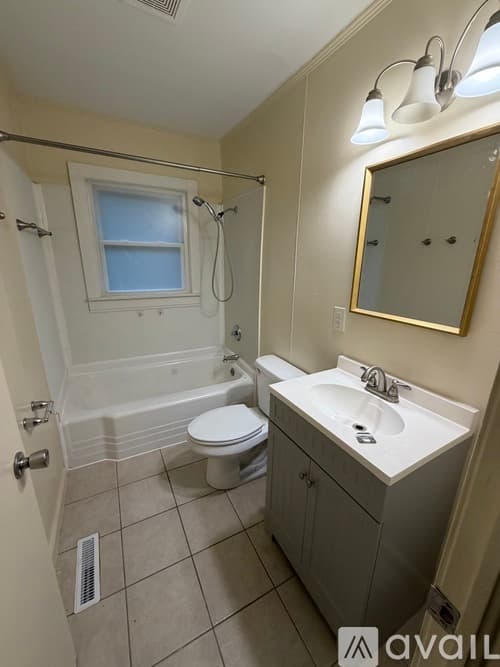 Greenville House: 6 Harding Dr
