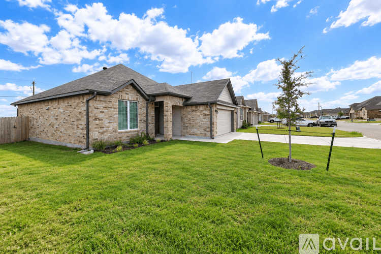 Belton House: 1237 Dowdy Dr