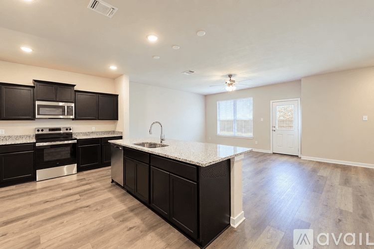 Belton House: 1237 Dowdy Dr
