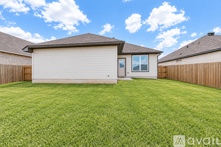 Belton House: 1237 Dowdy Dr