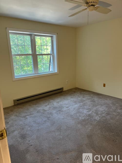 Exeter Apartment: 27 Ernest Avenue