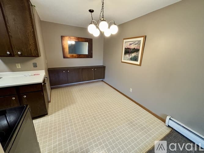 West St Paul Condo: 255 Westview Dr
