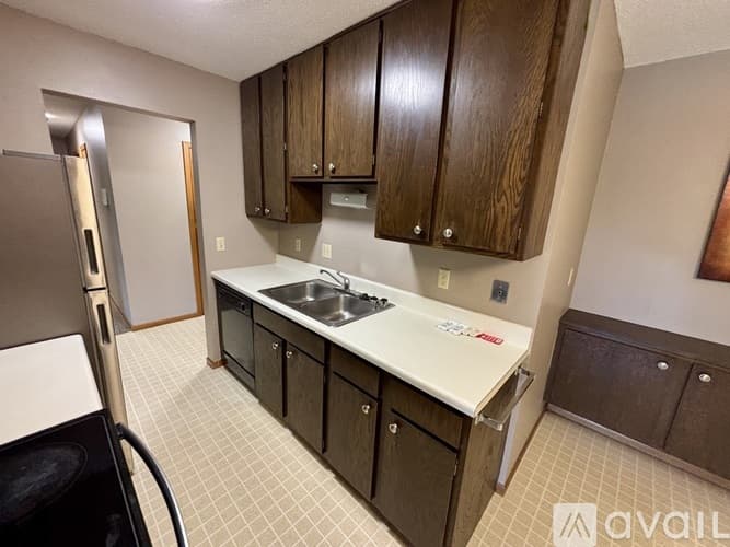 West St Paul Condo: 255 Westview Dr