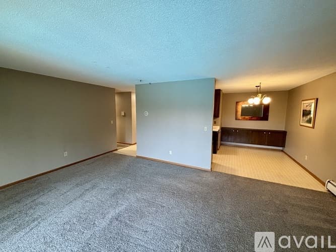 West St Paul Condo: 255 Westview Dr