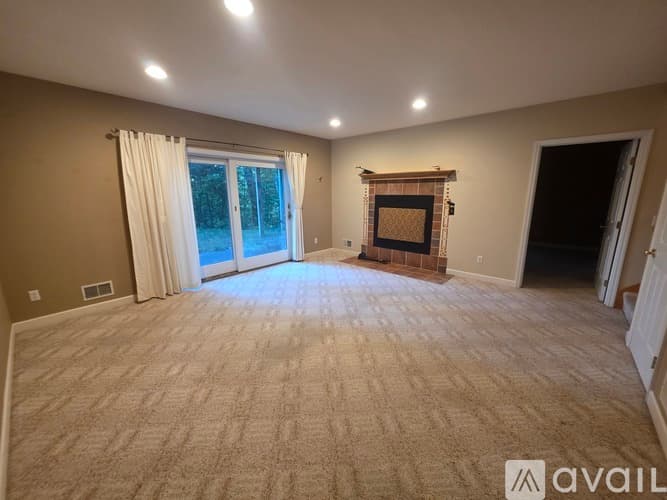 Petoskey House: 4761 Brubaker Rd
