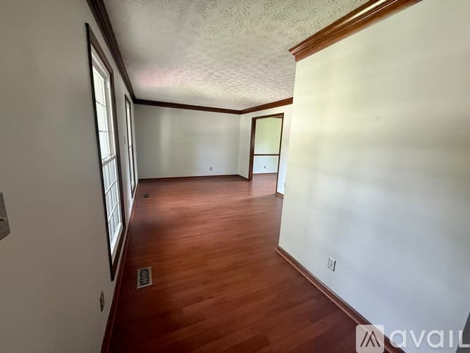 Columbus House: 7451 Mapleleaf Ct