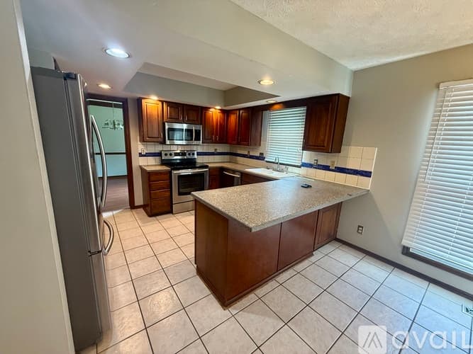Columbus House: 7451 Mapleleaf Ct
