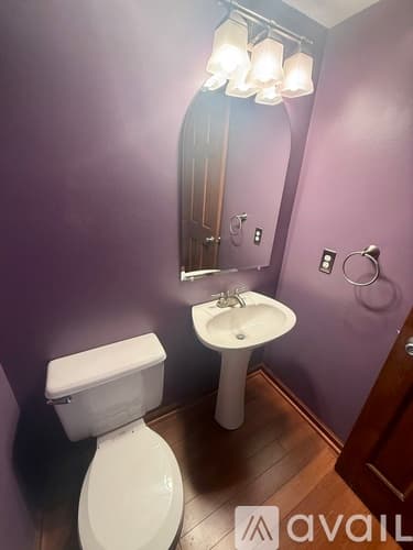 Columbus House: 7451 Mapleleaf Ct