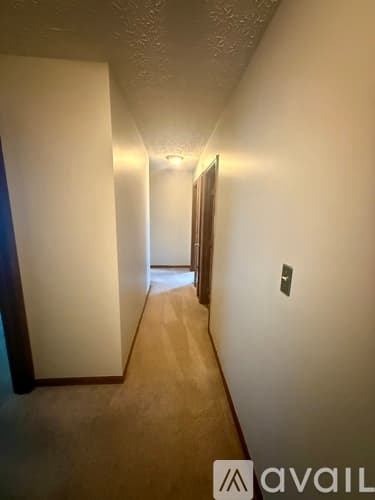 Columbus House: 7451 Mapleleaf Ct