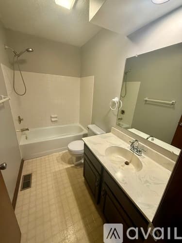 Columbus House: 7451 Mapleleaf Ct