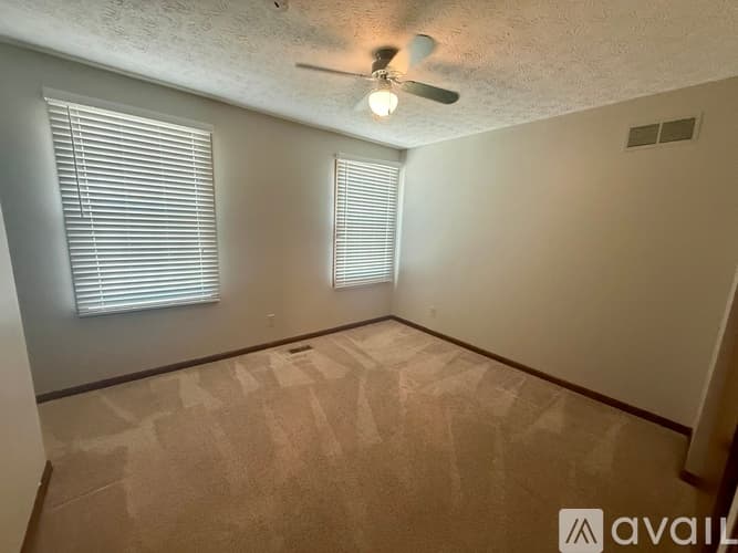 Columbus House: 7451 Mapleleaf Ct