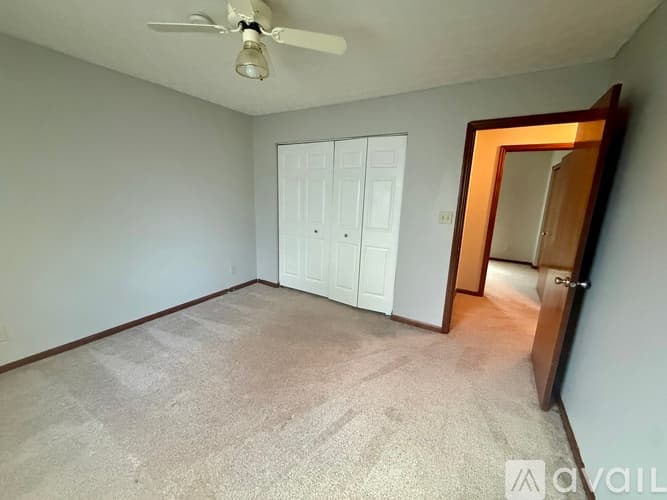 Columbus House: 7451 Mapleleaf Ct