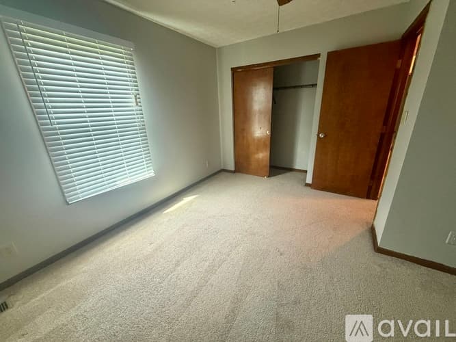 Columbus House: 7451 Mapleleaf Ct