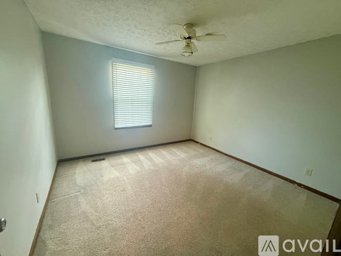 Columbus House: 7451 Mapleleaf Ct