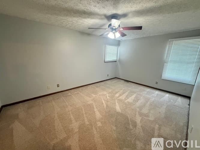 Columbus House: 7451 Mapleleaf Ct