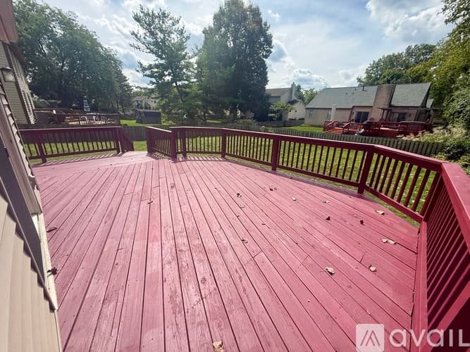 Columbus House: 7451 Mapleleaf Ct