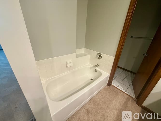 Columbus House: 7451 Mapleleaf Ct