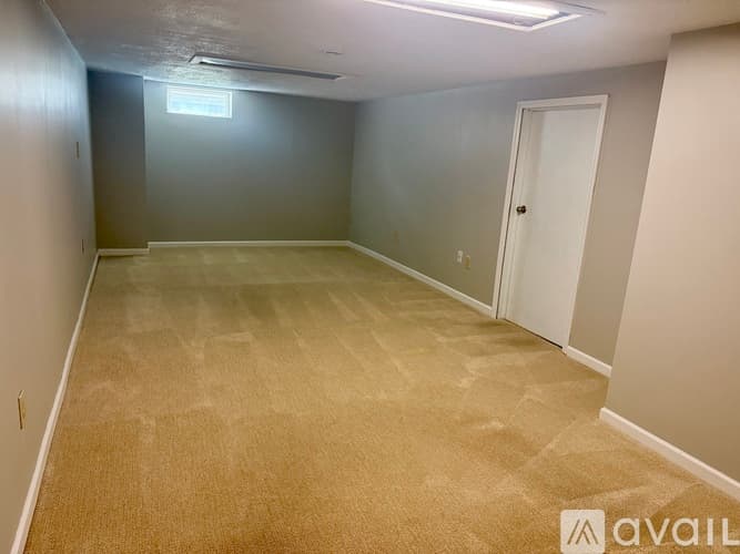 Columbus House: 7451 Mapleleaf Ct