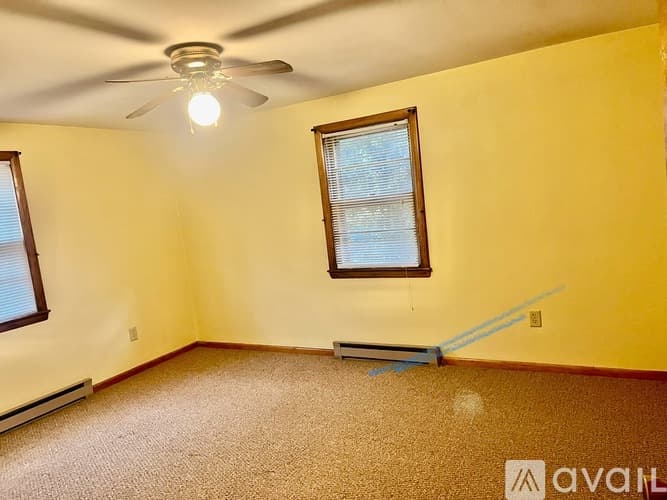 Webster Apartment: 60 Slater St