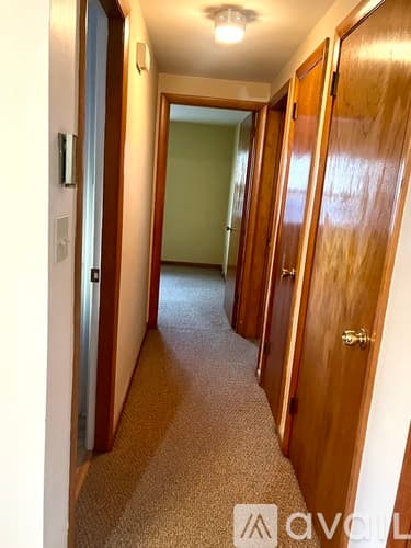 Webster Apartment: 60 Slater St
