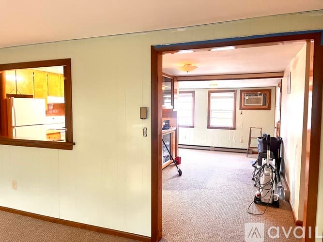 Webster Apartment: 60 Slater St